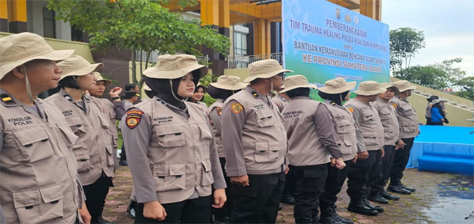 Dokter Polda Riau Keliling Beri Layanan Kesehatan Korban Bencana di Agam